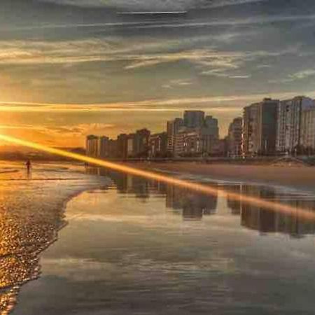 Apartamento A 100Metros De La Playa De San Lorenzo Gijón Exteriör bild