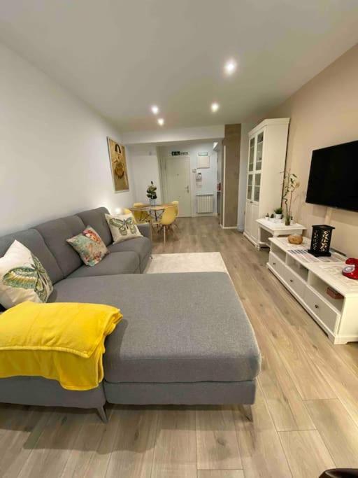 Apartamento A 100Metros De La Playa De San Lorenzo Gijón Exteriör bild