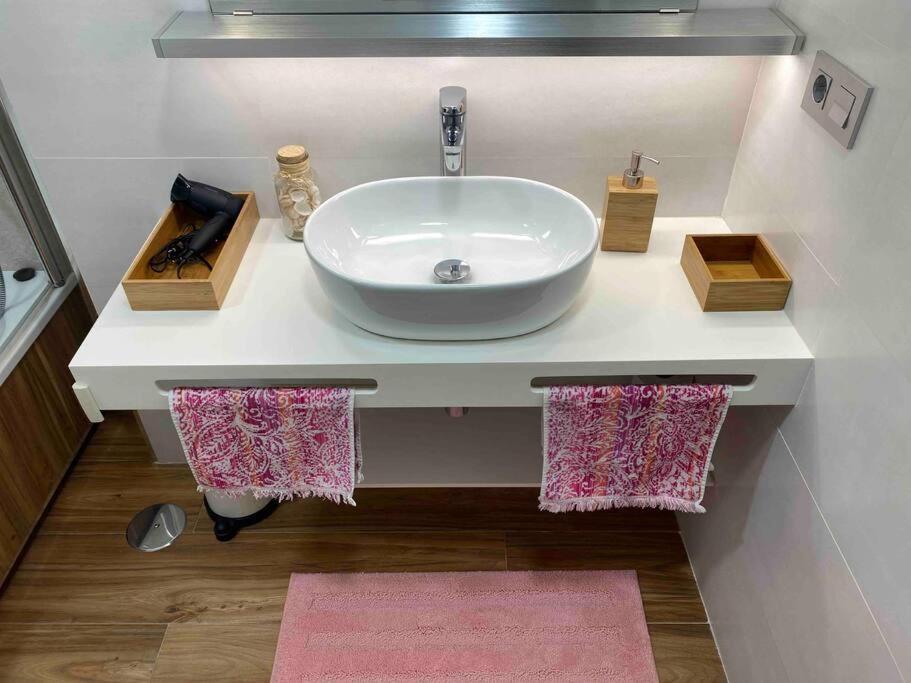 Apartamento A 100Metros De La Playa De San Lorenzo Gijón Exteriör bild