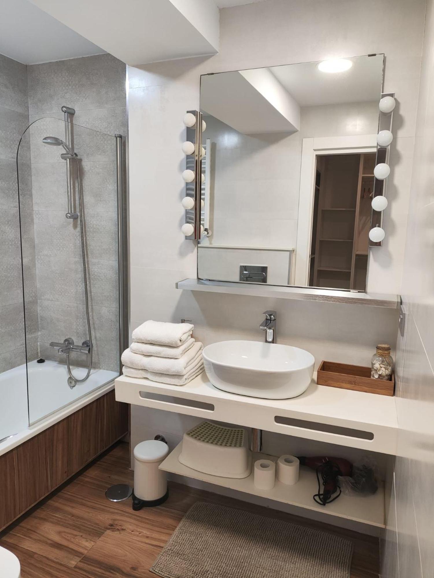 Apartamento A 100Metros De La Playa De San Lorenzo Gijón Exteriör bild